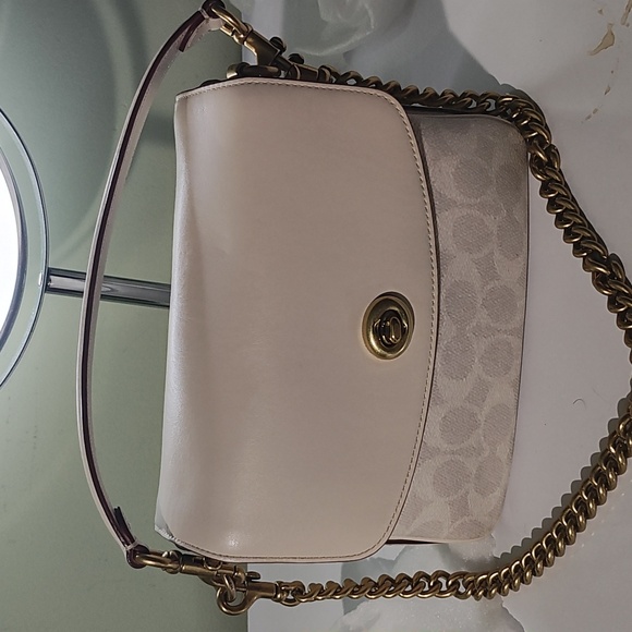 Elegant Cream Chain Shoulder Bag - Picture 2 of 4